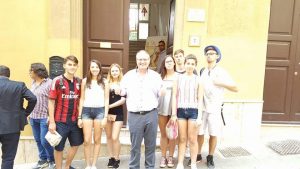 Gli studenti di Cluj davanti all’Accademia di Belle Arti “Michelangelo” di Agrigento lo scorso anno 